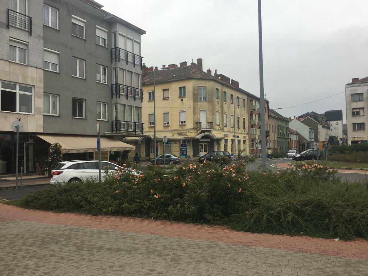 Szelestey Utcai Apartman Сомбатхей Экстерьер фото