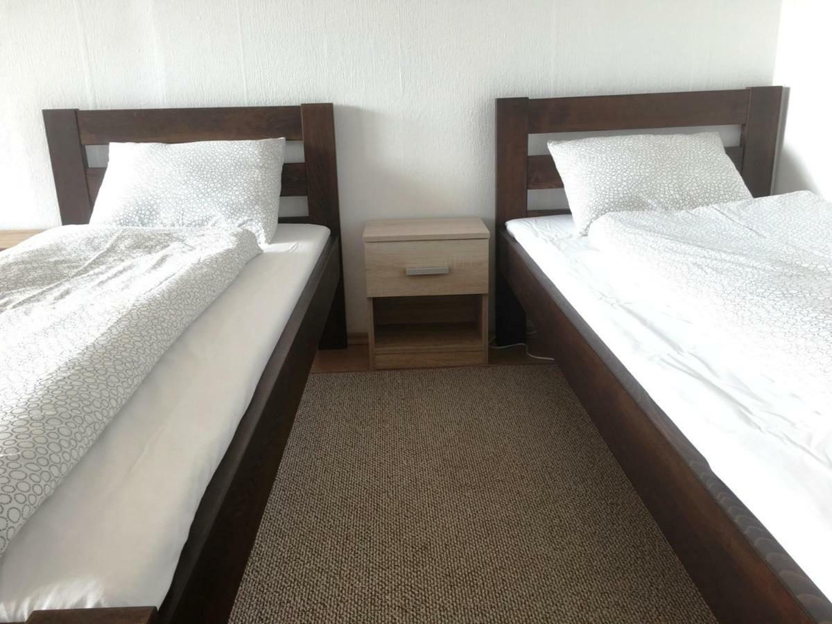 Szelestey Utcai Apartman Сомбатхей Экстерьер фото